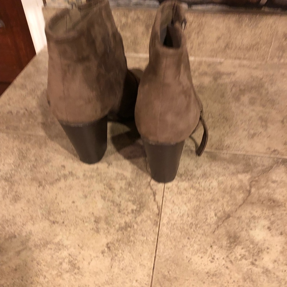 Booties - Picture 4 of 8